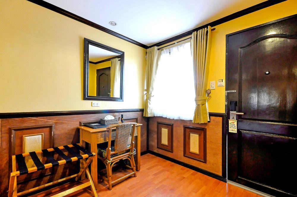 Hotel Red Coco De Boracay 3*