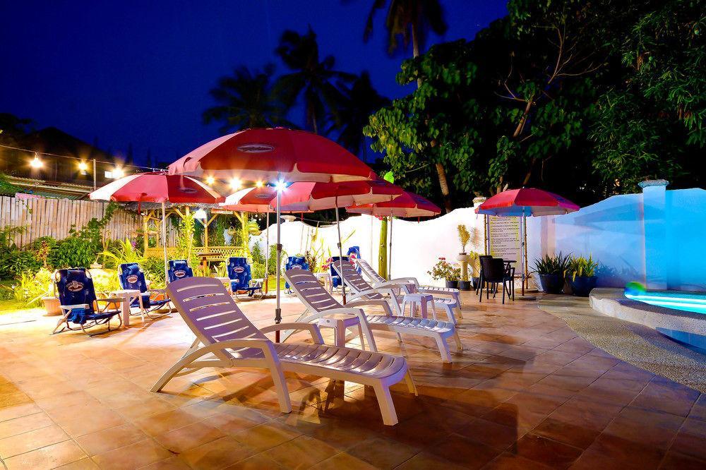 Hotel Red Coco De Boracay 3*